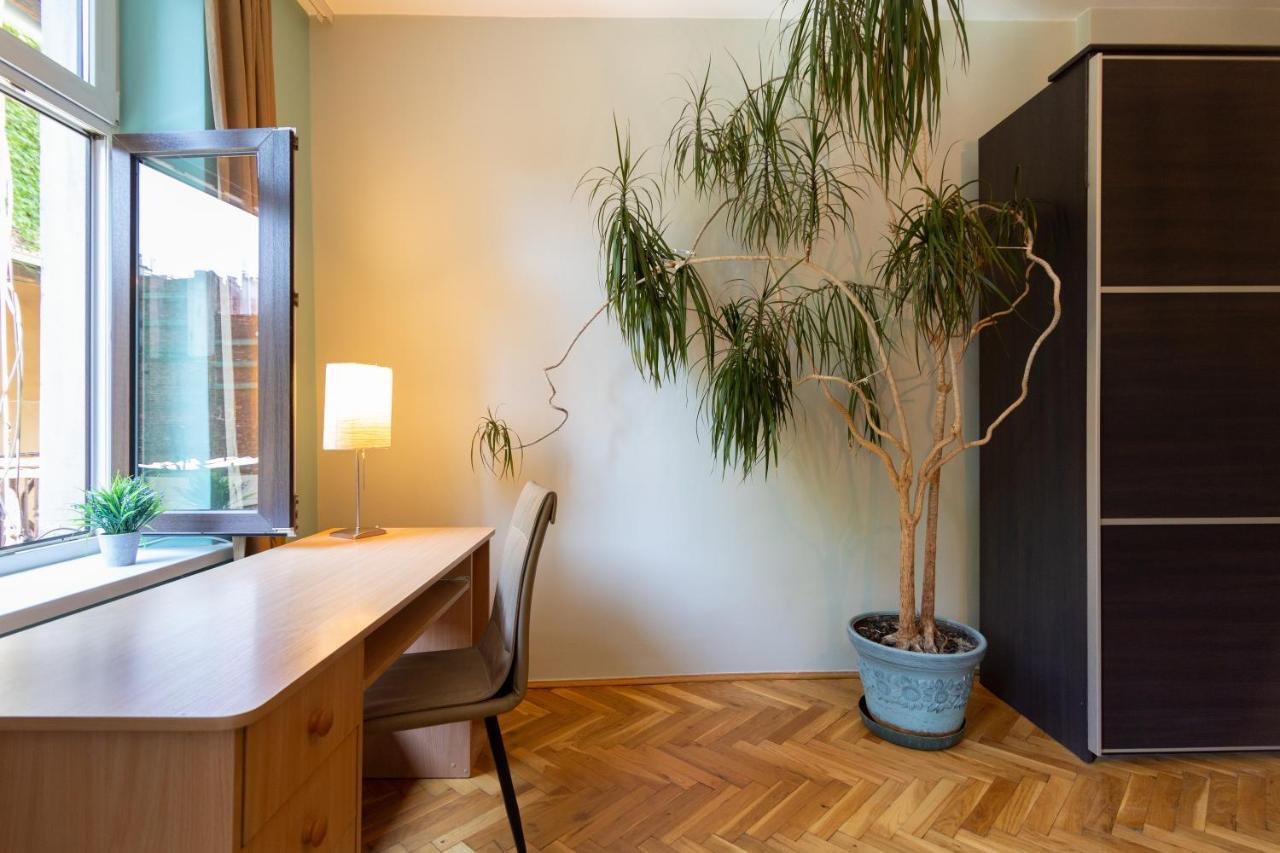 Spacious, Central & Artistic W/Brand New Bathroom! Krakov Exteriér fotografie