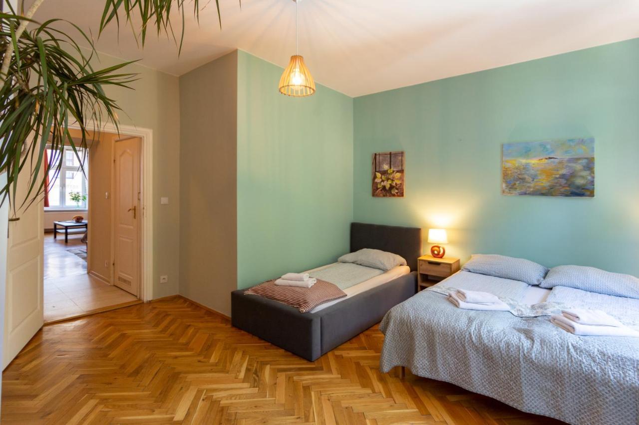 Spacious, Central & Artistic W/Brand New Bathroom! Krakov Exteriér fotografie