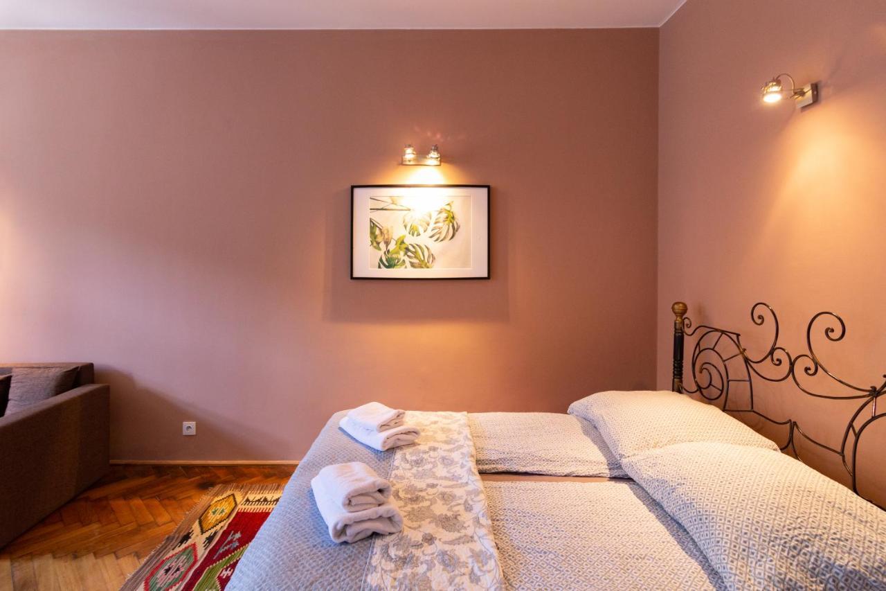 Spacious, Central & Artistic W/Brand New Bathroom! Krakov Exteriér fotografie
