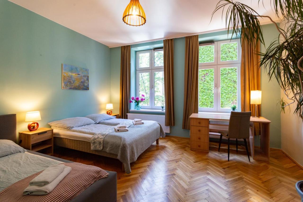 Spacious, Central & Artistic W/Brand New Bathroom! Krakov Exteriér fotografie